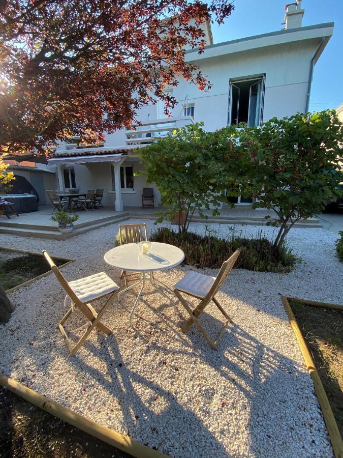Appartement Rez De Villa Proche Port Et Plages De Sanary Exterior foto