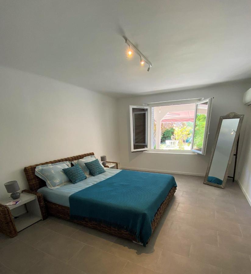 Appartement Rez De Villa Proche Port Et Plages De Sanary Exterior foto